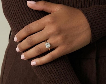 Anello di fidanzamento solitario con taglio Asscher / Anello con montatura a griffe / Regalo per proposta di matrimonio