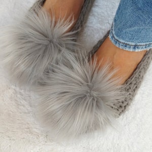 Extra thick, Simply Slippers in Gray Color with Gray Faux Fur  Pom Pom, Adult Crochet Slippers , Women slippers,House Shoes