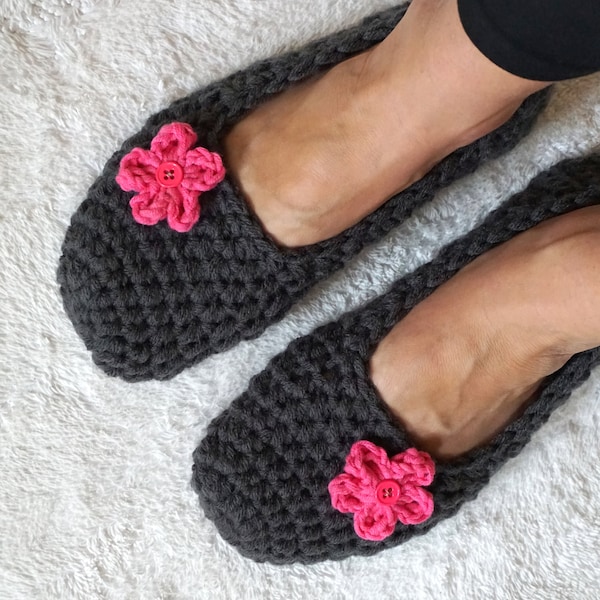 Extra thick, Simply slippers in Charcoal with Pink Flower, Adult Crochet Slippers, Women slippers,house shoes, Non Slip Sole