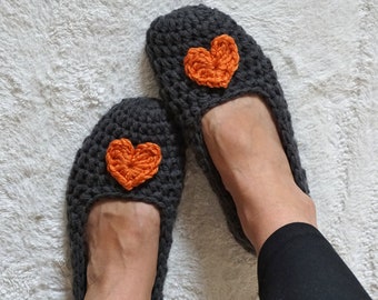 Extra thick, Simply slippers in Charcoal with Heart, Adult Crochet Slippers, Women slippers,house shoes, Non Slip Sole