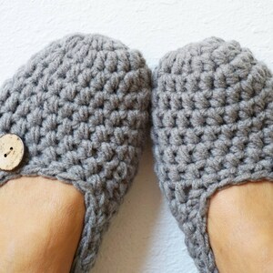 Crochet Chunky Women Slippers Adult Crochet Slippers in Grey with Button, Home Shoes, Crochet Women Slippers image 4