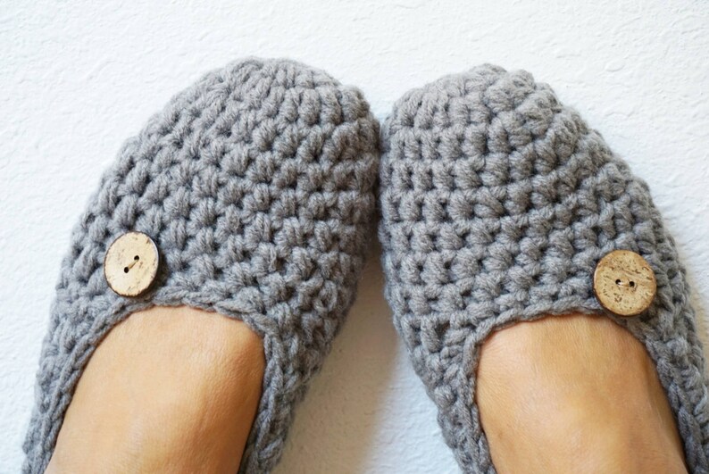 Crochet Chunky Women Slippers Adult Crochet Slippers in Grey with Button, Home Shoes, Crochet Women Slippers image 4