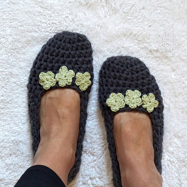 Extra thick, Simply Slippers in Charcoal Color with Light Green Flower, Adult Crochet Slippers, Women Slippers,House Shoes, Non-Slip Sole