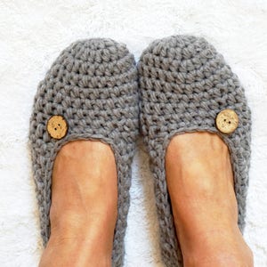 Crochet Chunky Women Slippers Adult Crochet Slippers in Grey with Button, Home Shoes, Crochet Women Slippers image 2