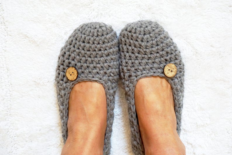 Crochet Chunky Women Slippers Adult Crochet Slippers in Grey with Button, Home Shoes, Crochet Women Slippers image 2