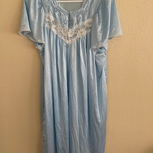 Vintage Vanity Fair Night Gown Size M