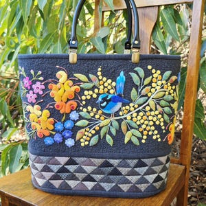 Modello digitale per borsa Kura - Ricamo e applicazione patchwork floreale australiano di Bushwalk Studio - PDF