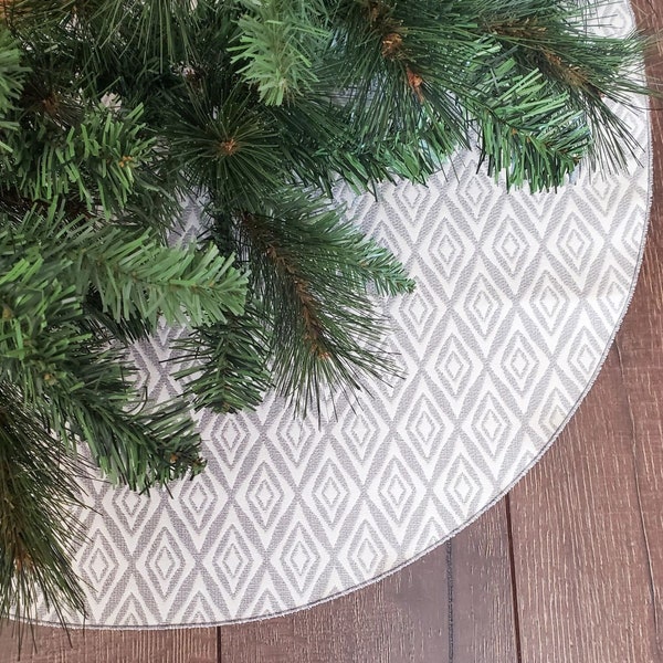 Black And Silver Tree Skirt 