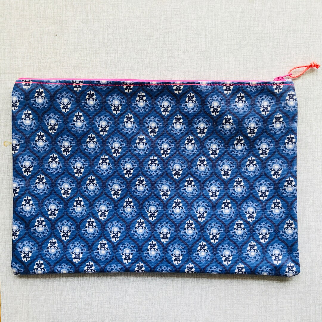 Large Floral Print Blue and White Oilcloth Zipper Pouch Purse Etsy Norway