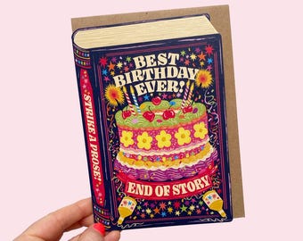 Tarjeta de cumpleaños con libro - Tarjeta de felicitación de cumpleaños troquelada de Strike a Prose Bookish