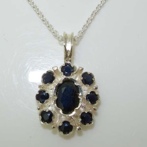 Collier petit pendentif de luxe en argent sterling massif 925 naturel saphir bleu foncé, contemporain et unique - Fabriqué en Angleterre