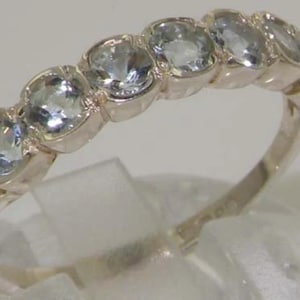 Anillo de media eternidad con siete ondas de aguamarina natural en plata de ley 925 maciza, diseño inglés, delicado anillo de aniversario, personalizable.
