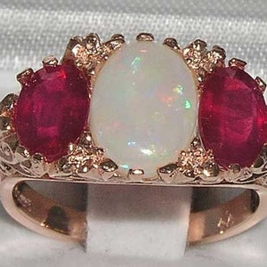 Anello in oro rosa 9K con design Art Nouveau Deco antico, opale naturale colorato e rubino, grande, anello con design a pergamena vintage inglese