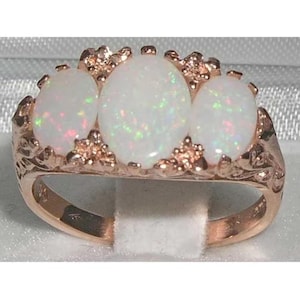 Anel grande com três opalas naturais coloridas em ouro rosa 9K, design vintage inglês art déco com arabescos - Personalizável: 9K, 14K, 18K