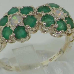 Hermoso anillo de margaritas dobles, plata de ley 925, ópalo colorido y esmeralda, anillo de dos flores talladas en estilo victoriano - Personalizable