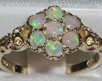 Anello con piccolo fiore, anello in oro giallo massiccio 9K con margherita in opale colorato, anello intagliato con pergamena inglese a 7 pietre, anello per anniversario Personalizza: 9K, 14K, 18K