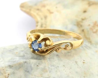 Sample Sale! Gelbgold Saphir Ring Finger Größe US 6,75, UK N viktorianisch inspirierte verzierten Single Stone Solitaire Gold Saphir Ring