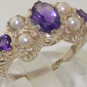 Anillo de estilo victoriano de oro blanco macizo de 9 quilates con amatista natural y perla de lujo, único y llamativo. Fabricado en Inglaterra. Personalizable.