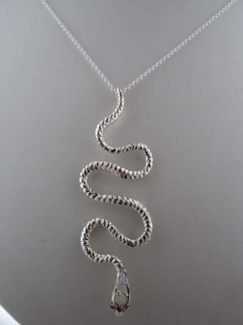 Made in England Luxury Ladies Solid 925 Sterling Silver Natural Opal /& Sapphire Detailed Snake Pendant Necklace