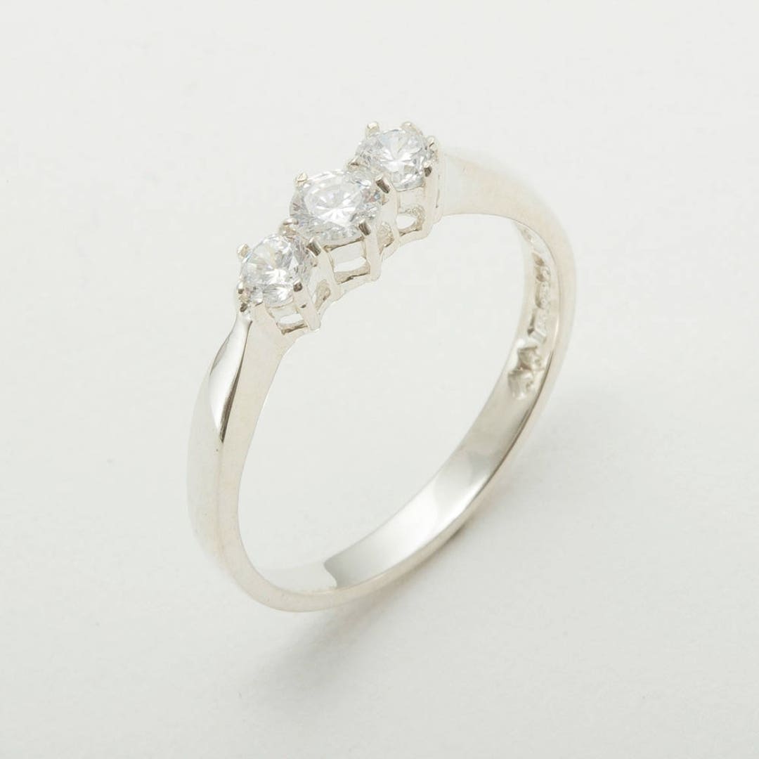 Platinum or 18K 18ct White Gold Natural 0.60ct Diamond Womens Trilogy