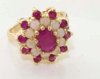 Anillo floral de oro amarillo macizo de 14 quilates con rubí y ópalo natural, piedra natal de julio y octubre. Personalizable: 9 quilates, 14 quilates, 18 quilates, amarillo, rosa y blanco.