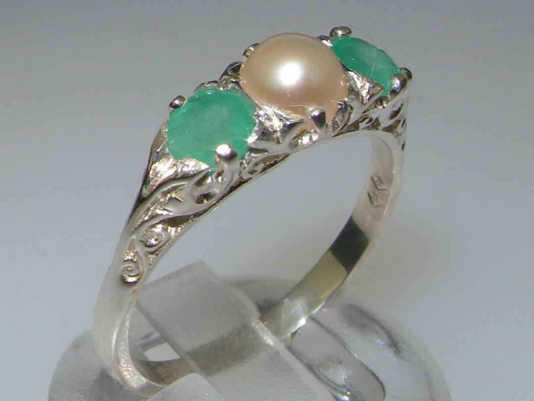 925 Sterling Silver Pearl & Emerald Womens Trilogy Ring - Customizable ...