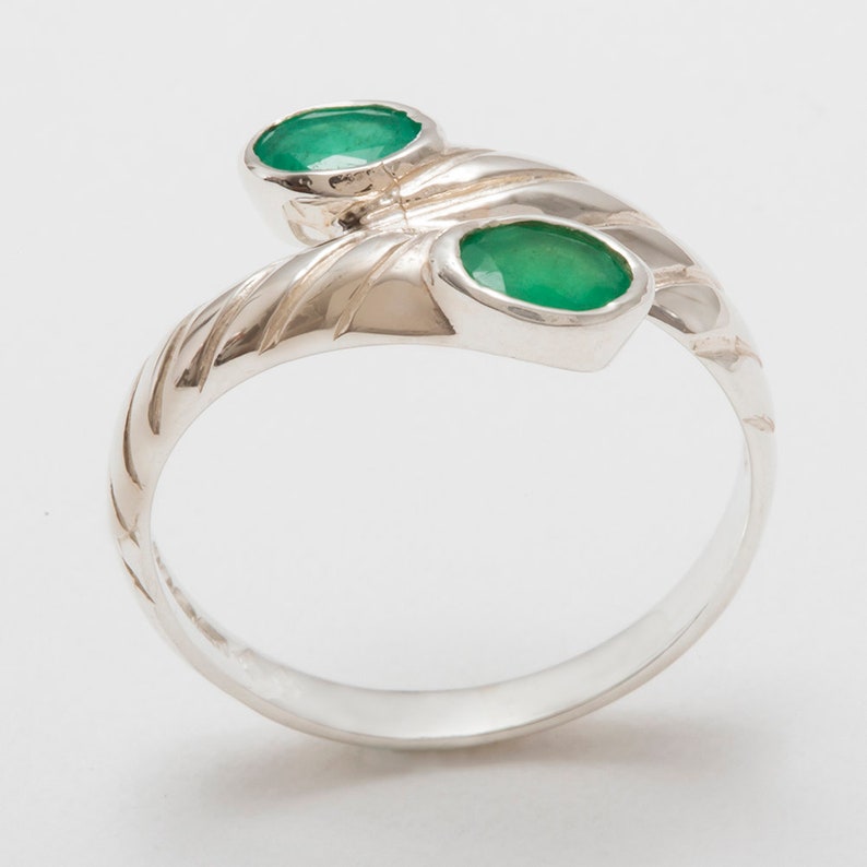 Solid 925 Sterling Silver Natural Emerald womens Band Ring Rose or White Gold or Platinum Customizable 9K,10K,14K,18K Yellow