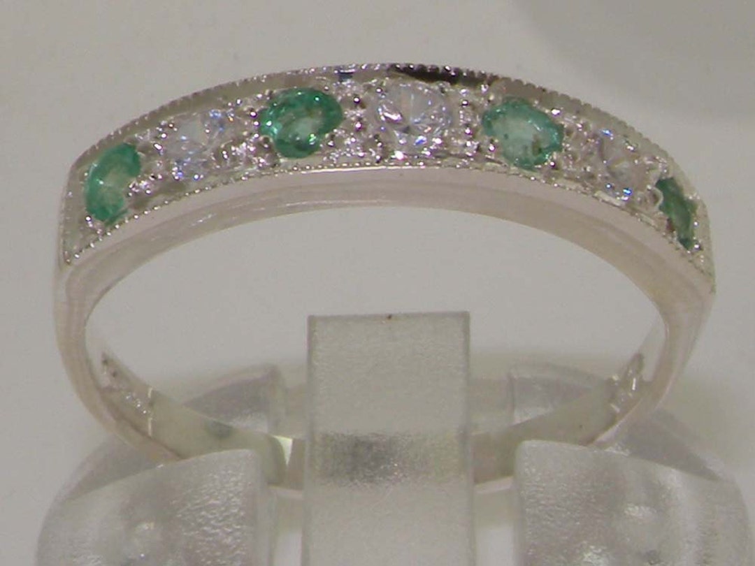 18k White Gold Cubic Zirconia & Emerald Womens Band Ring 18k White Gold Cubic Zirconia & Emerald Womens Band Ring
