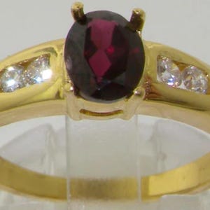 Anello di fidanzamento in oro giallo 18 carati con granato rodalite naturale e diamanti preziosi, fede nuziale in stile solitario inglese - personalizzabile