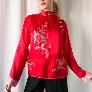 1930s Chinese red satin silk embroidered dragon blouse with heart pocket // Vintage antique 30s Asian loungewear souvenir pyjamas top Bild 1