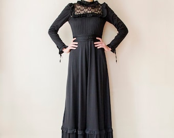 Vintage 1970s black jersey & lace pintuck prairie maxi dress // 70s full skirt long gown with belt ruffles and pierrot collar