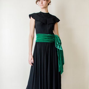 Vintage 1940s black dress with green velvet draped belt // 40s embroidered neckline & wide collar day or evening dress full circle skirt image 1