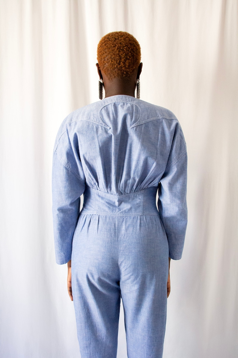 1980s Thierry Mugler blue chambray snap jumpsuit with pockets // Vintage 80s Mugler denim workwear long sleeves buttoned overalls image 4