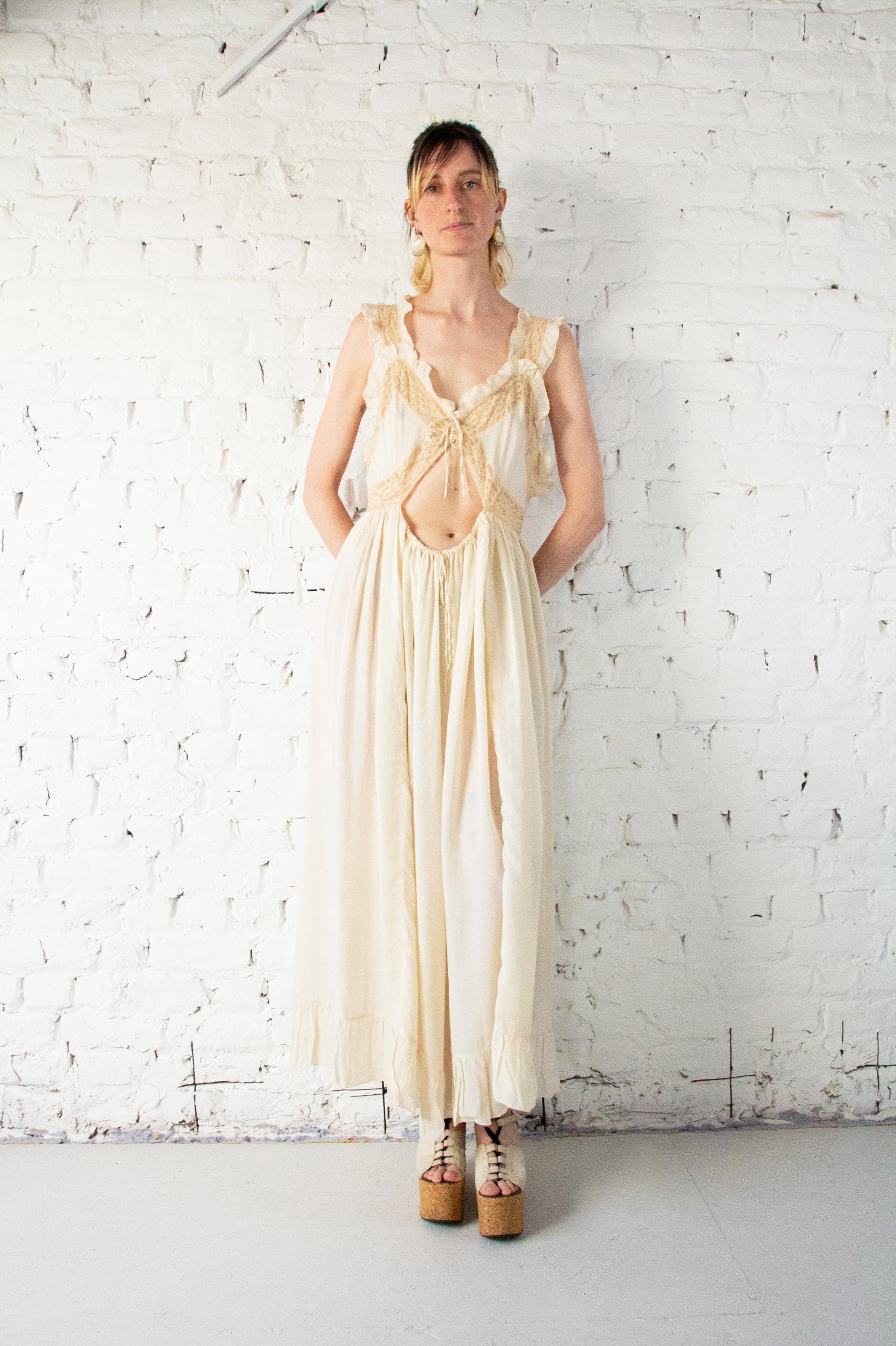 1930s ivory silk cut out lingerie night dress with lace details // Vintage 30s Art Deco bias cut negligee night gown