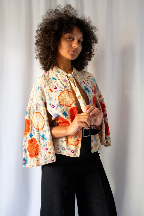 1920s Hand Embroidered Asian Floral Ivory Silk Jacket // Vintage 