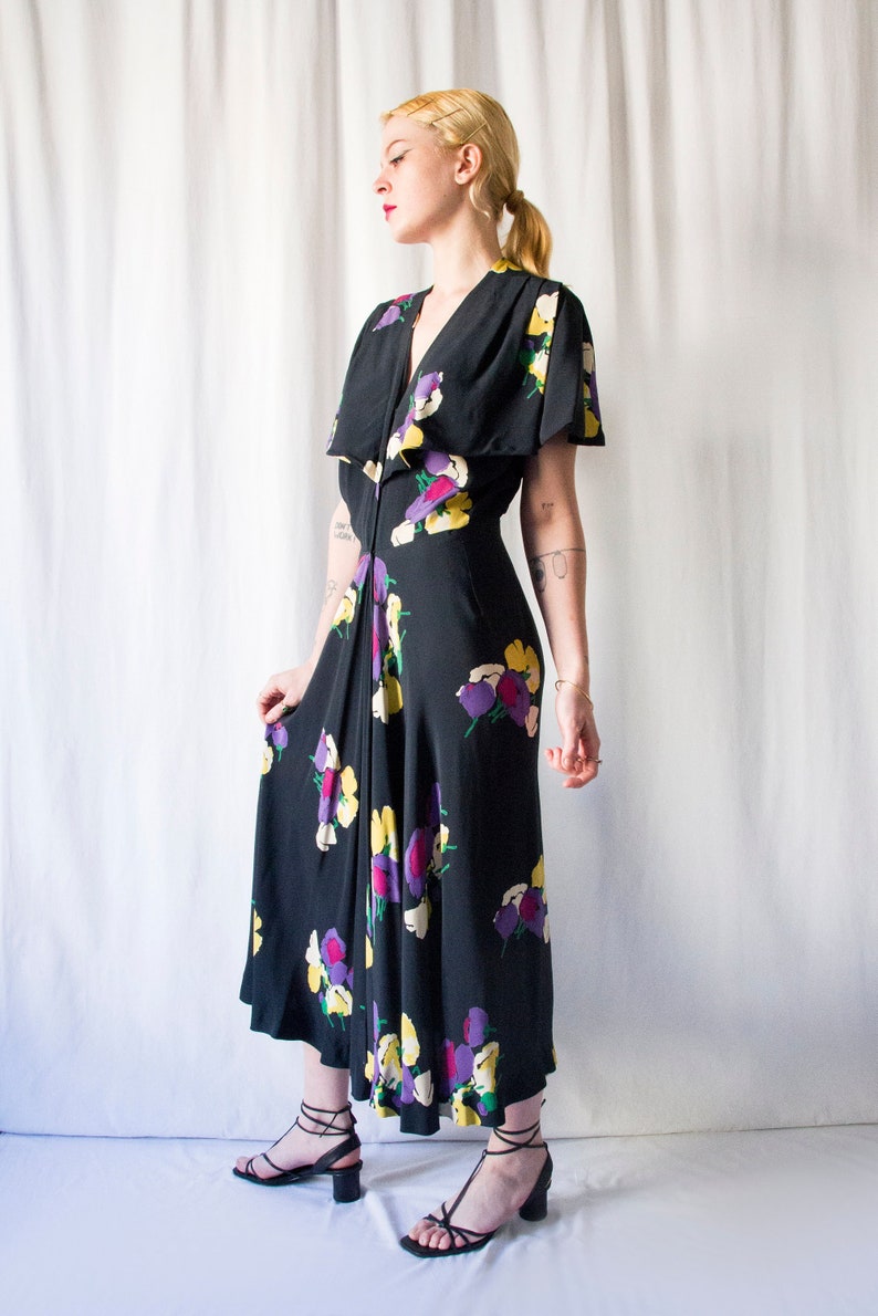 1940s floral print dark navy blue bias cut silk or rayon crepe dress with capelet // Vintage 30s 40s art deco slinky zipped day dress image 2