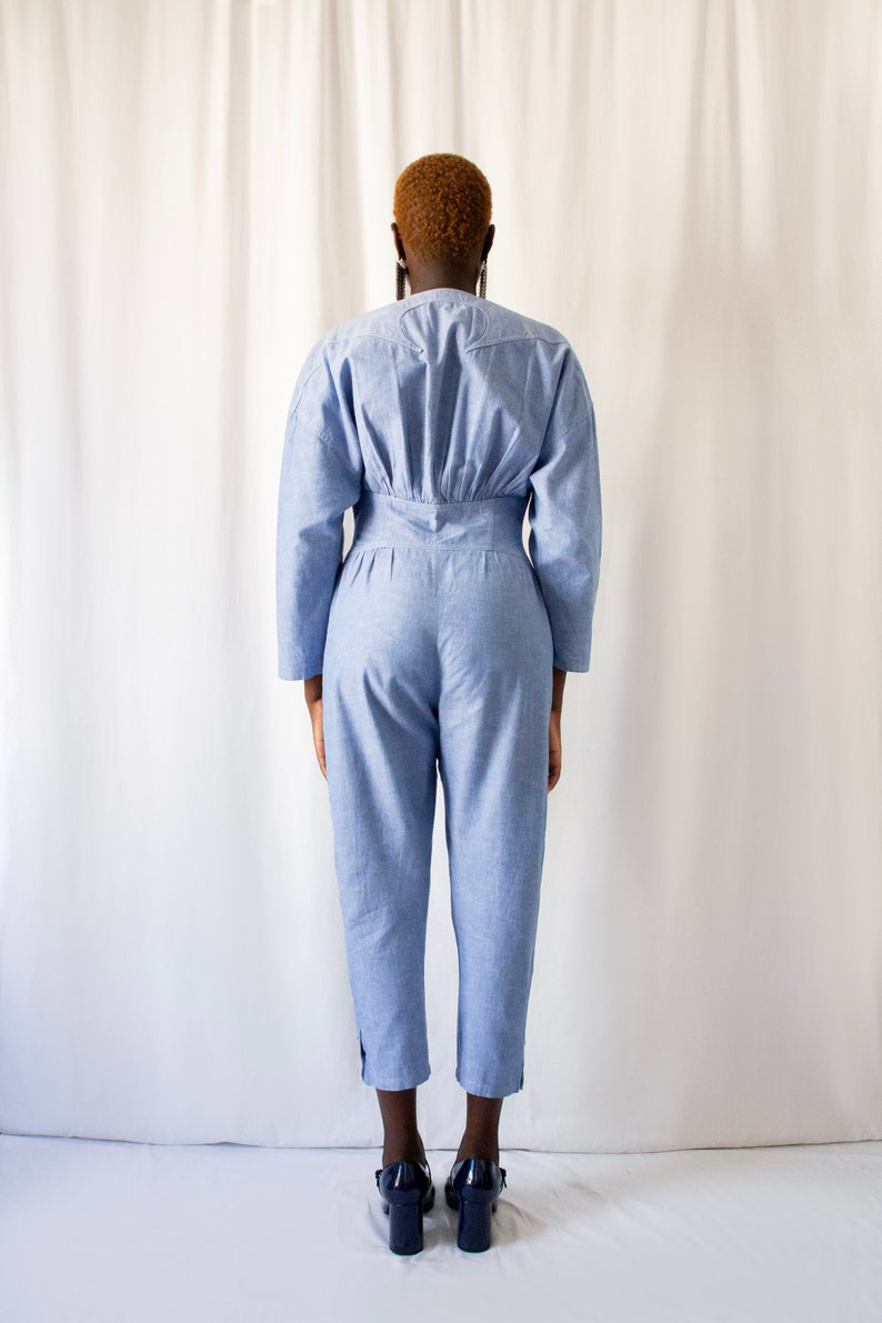 1980s Thierry Mugler blue chambray snap jumpsuit with pockets // Vintage 80s Mugler denim workwear long sleeves buttoned overalls image 2