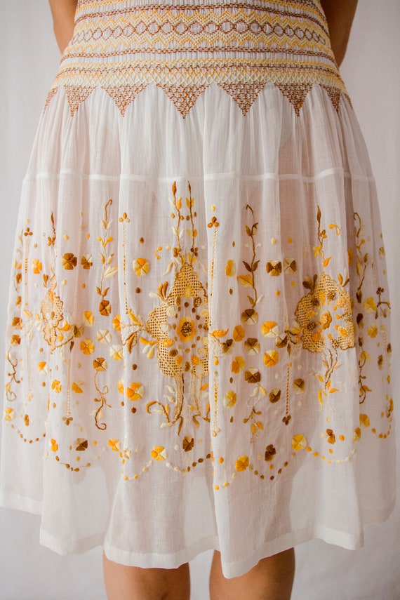 1920s sheer cotton Hungarian embroidered dress //… - image 5
