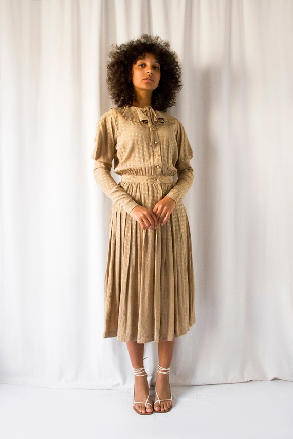 1970s Ungaro camel brown silk pleated dress with … - image 2