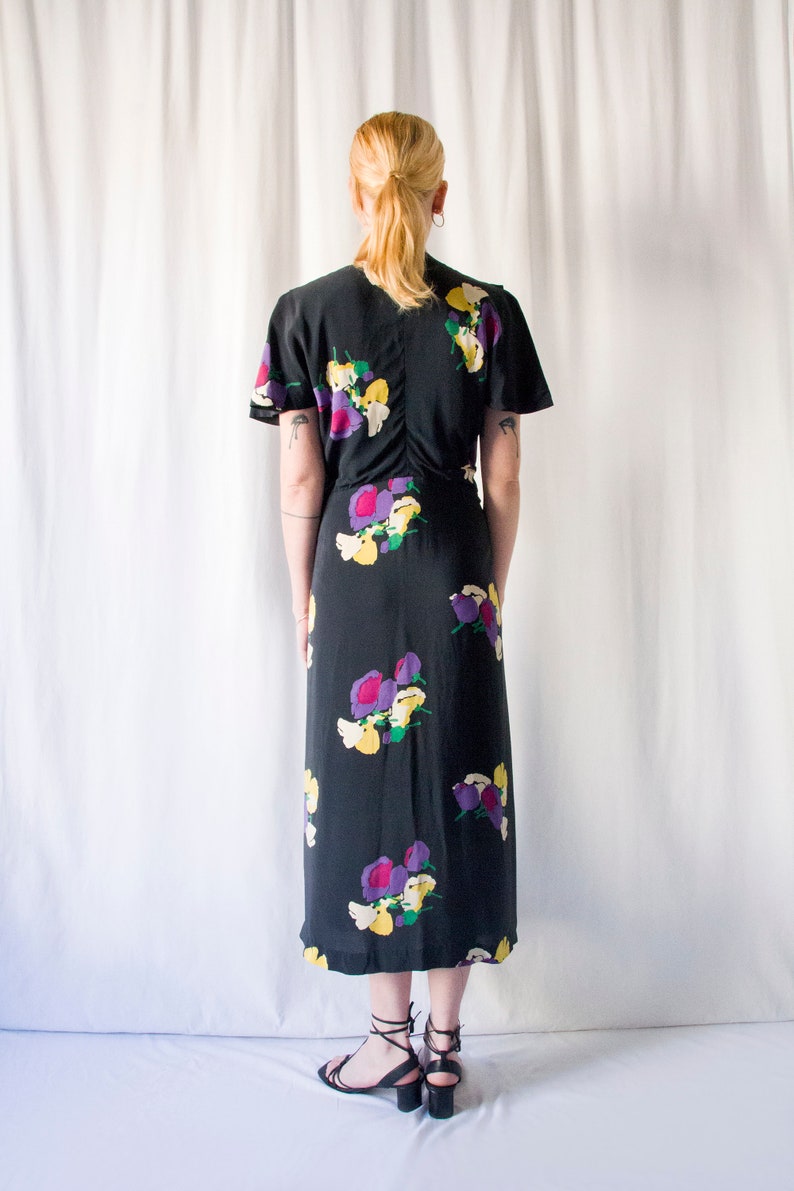1940s floral print dark navy blue bias cut silk or rayon crepe dress with capelet // Vintage 30s 40s art deco slinky zipped day dress image 3