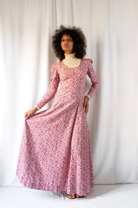 1970s pink & red calico cotton prairie dress with 