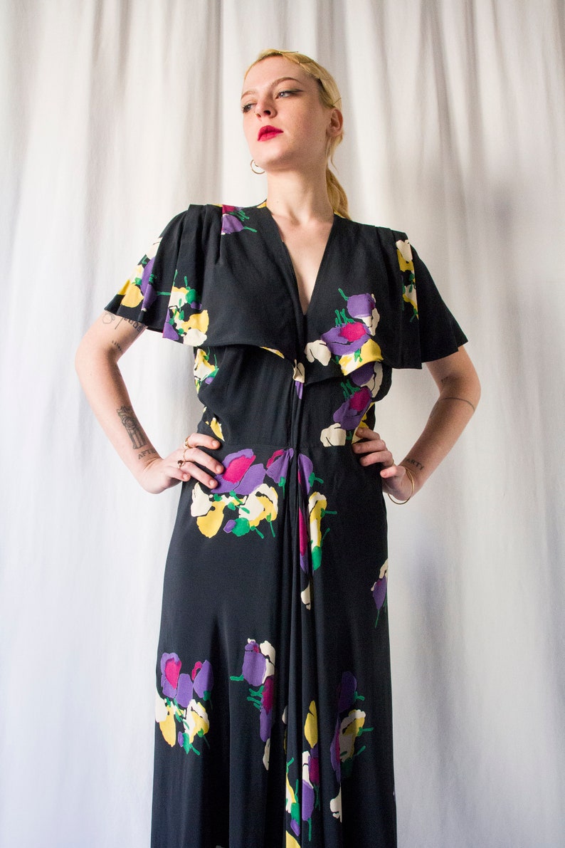 1940s floral print dark navy blue bias cut silk or rayon crepe dress with capelet // Vintage 30s 40s art deco slinky zipped day dress image 4