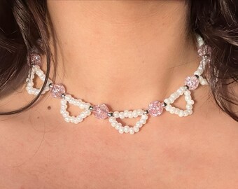 手作りのピンクと白のビーズネックレス｜繊細なパステルカラーのジュエリー