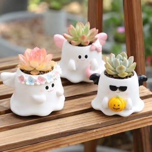 Plant Lovers Gift Cute Ghost Succulent Planter Pot with Drainage Hole Spooky Kawaii Halloween Desk Decor Mini Plant Container