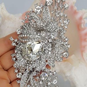 Rhinestone Crystal Elegant Teardrop Flower Brooch Pin Bridal Wedding Prom Costume Jewelry