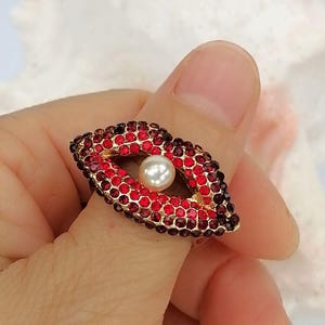 Red Crystal Lip Ring with Faux Pearl Accent in Gold Tone Red Lip Ring 8#