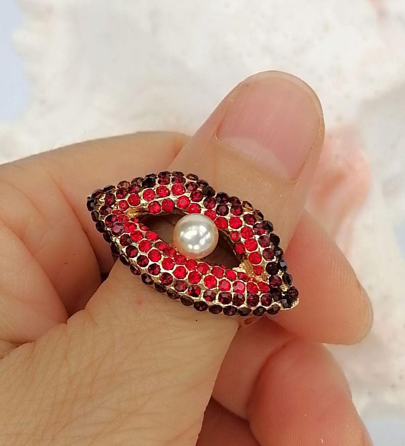 Red Crystal Lip Ring with Faux Pearl Accent in Gold Tone Red Lip Ring 8#