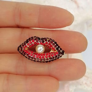 Red Crystal Lip Ring with Faux Pearl Accent in Gold Tone image 3