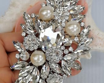 Clear Rhinestone Crystal and Cream Pearl Flower Brooch Pin Prom Wedding Costume Jewelry