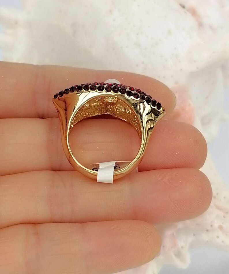 Red Crystal Lip Ring with Faux Pearl Accent in Gold Tone image 4
